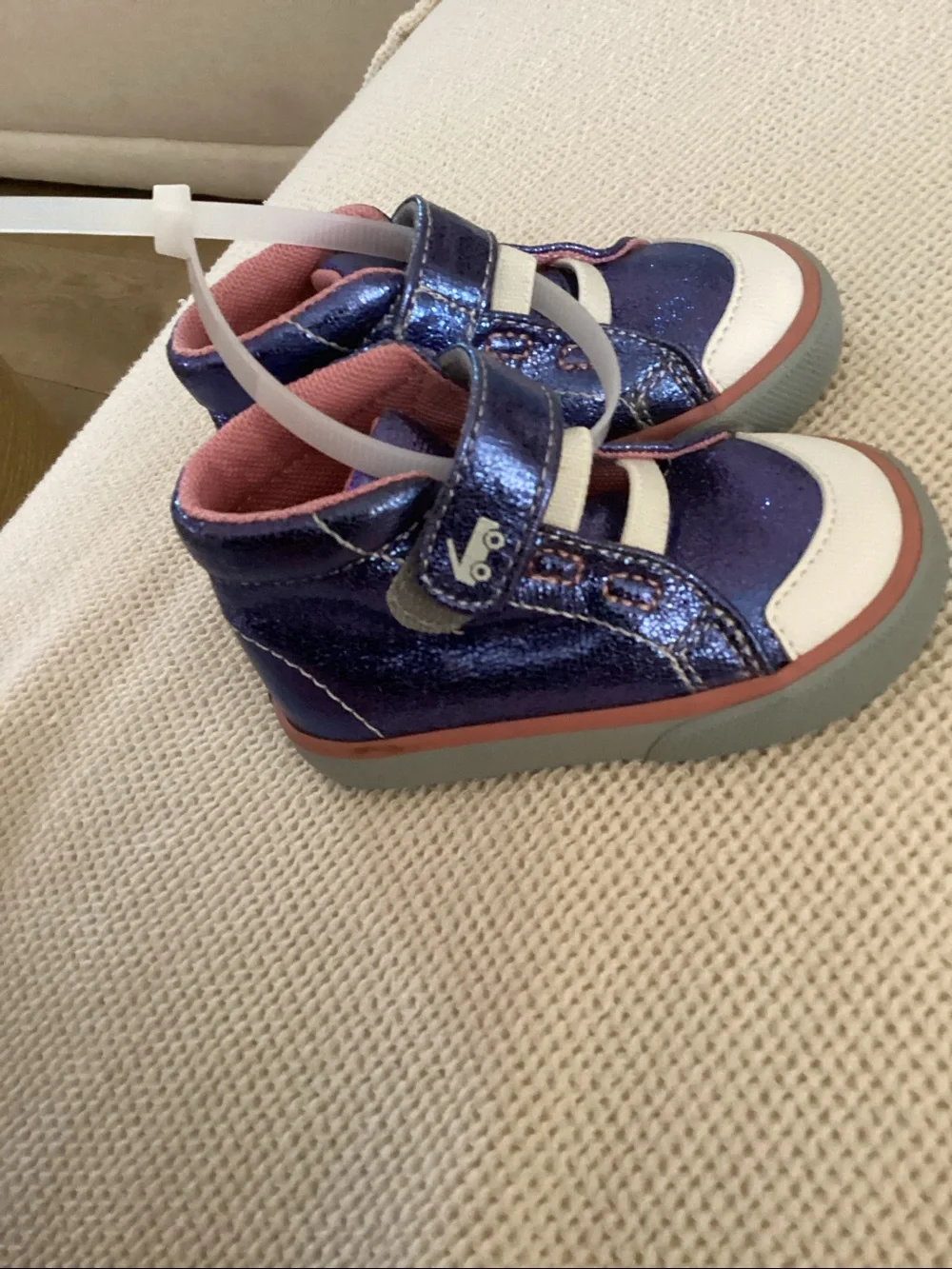 SEE KAI RUN Drew Purple Metallic high top sneakers, Baby Walkers size 4, NWOT